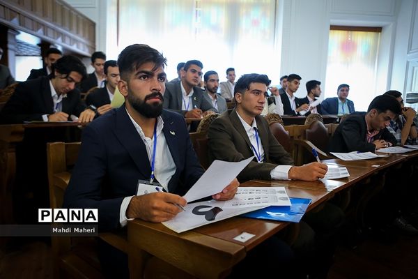 افتتاحیه یازدهمین دوره مجلس دانش‌آموزی/۳