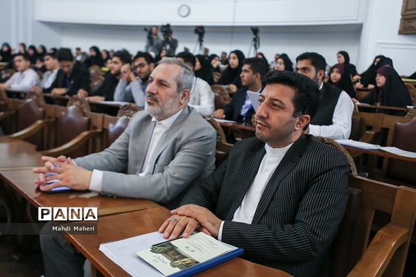 افتتاحیه یازدهمین دوره مجلس دانش‌آموزی/۳