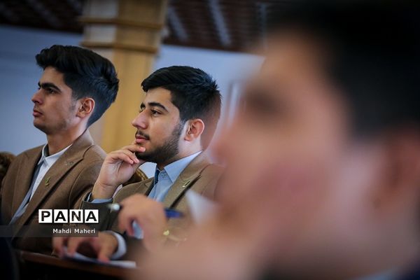 افتتاحیه یازدهمین دوره مجلس دانش‌آموزی/۳