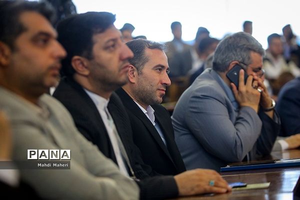 افتتاحیه یازدهمین دوره مجلس دانش‌آموزی/۳