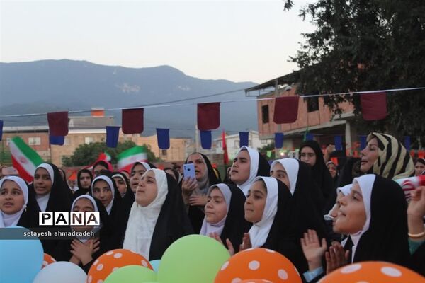 جشن دهه نودی‌ها در گلوگاه
