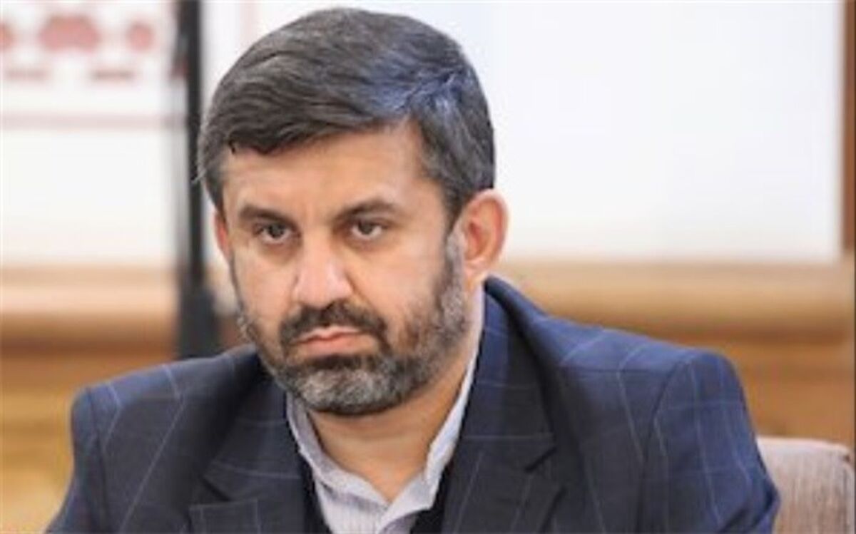 ساخت نمادهای هویتی و دیوارنگاره در دستور کار قرار گیرد