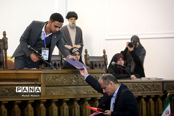 دومین روز یازدهمین دوره مجلس دانش‌آموزی