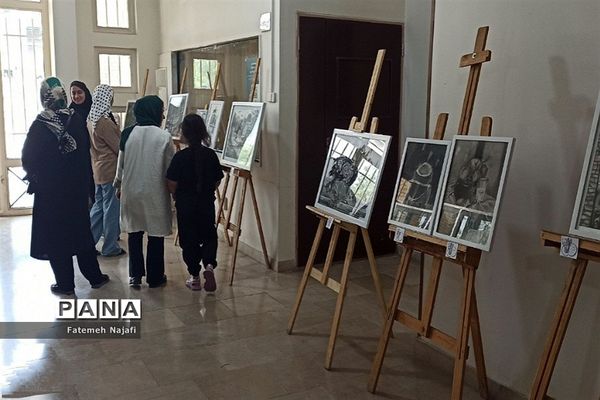 نمایشگاه آثار طراحی هنرجویان موسسه فرهنگی آموزشی باران در بهارستان