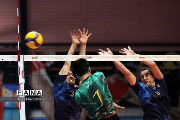 مسابقات والیبال فرهنگیان روز دوم