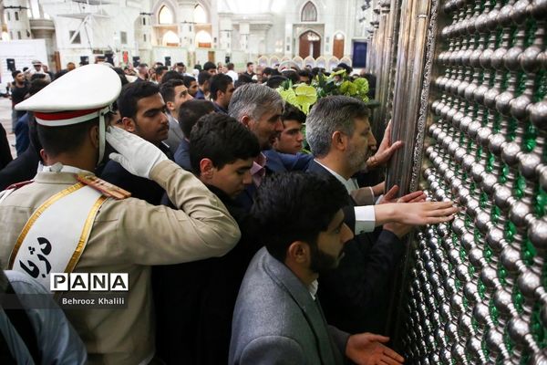 تجدید میثاق نمایندگان مجلس دانش‌آموزی با آرمان‌های امام(ره)