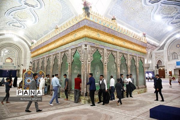 تجدید میثاق نمایندگان مجلس دانش‌آموزی با آرمان‌های امام(ره)