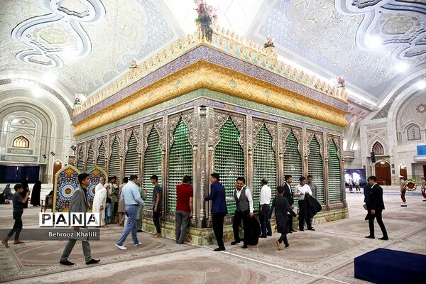 تجدید میثاق نمایندگان مجلس دانش‌آموزی با آرمان‌های امام(ره)