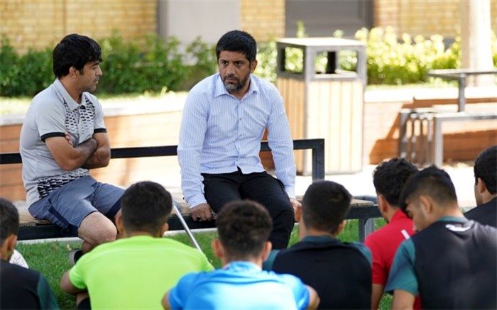 گپ‌وگفت علیرضا دبیر با فرنگی‌کاران جوان