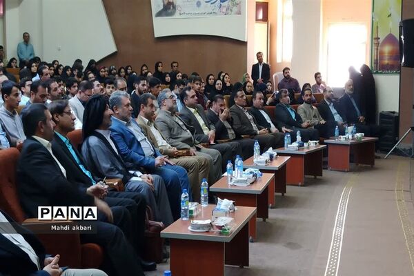 آیین تقدیر از دانش‌آموزان جشنواره‌های آموزش متوسطه خوزستان