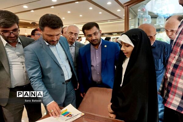 جشن کتابانه در کافه گالری برج آزادی