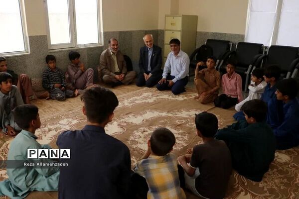 اعزام دانش‌آموزان زیارت اولی روستاهای محروم بشاگرد به مشهد مقدس