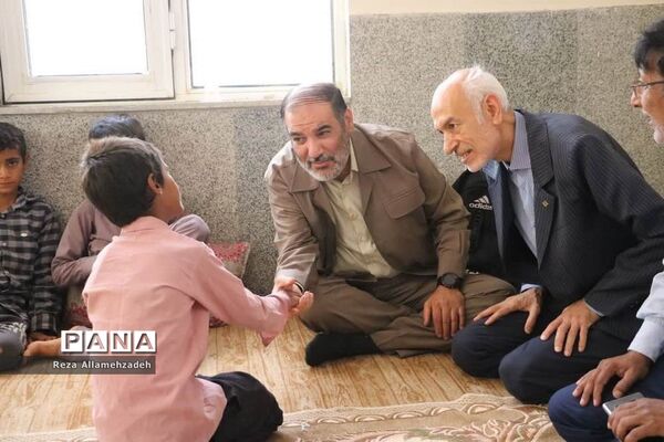 اعزام دانش‌آموزان زیارت اولی روستاهای محروم بشاگرد به مشهد مقدس