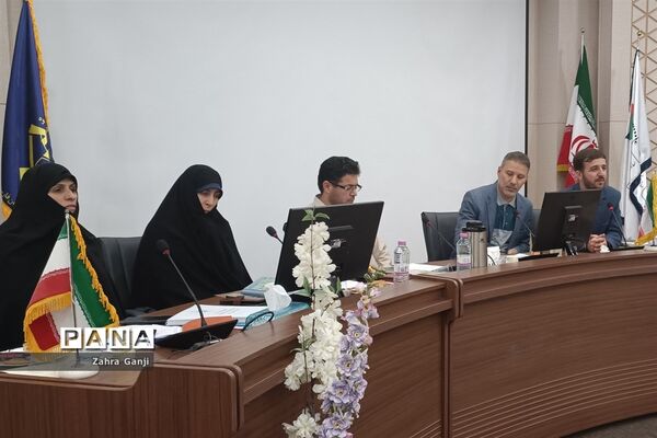 نشست مشترک مدیران و نماینده بانوان سازمان بسیج فرهنگیان استان فارس