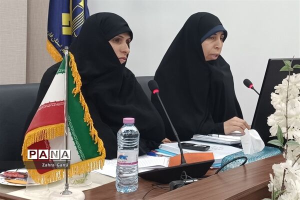 نشست مشترک مدیران و نماینده بانوان سازمان بسیج فرهنگیان استان فارس