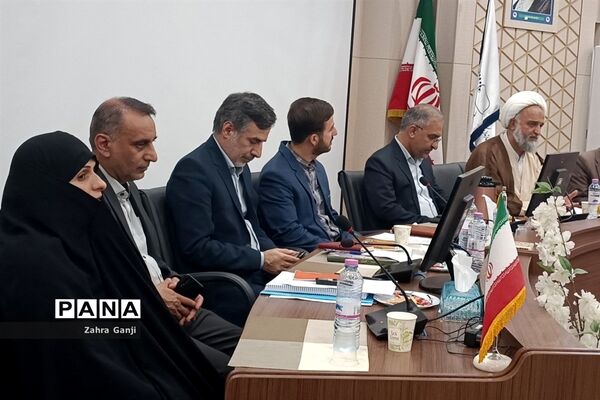 نشست مشترک مدیران و نماینده بانوان سازمان بسیج فرهنگیان استان فارس