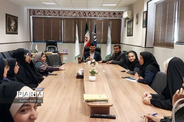 نشست هیات اندیشه‌ورز دانش‌آموزی سازمان دانش‌آموزی استان فارس