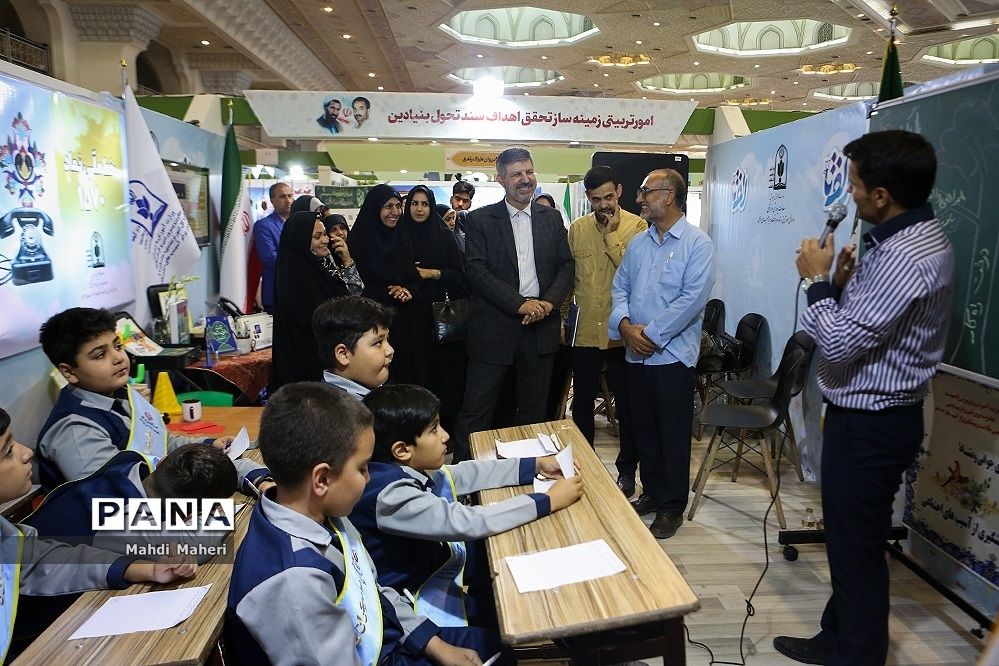 دومین روز نمایشگاه الف تا