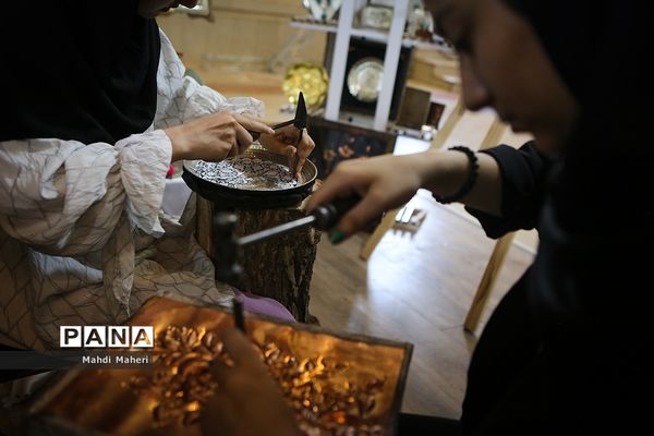 دومین روز نمایشگاه الف تا