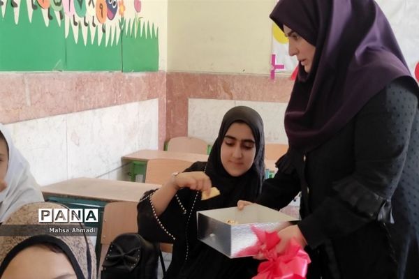 پایگاه تابستانی اوقات فراغت در دبستان شهید‌سیفی رباط‌کریم