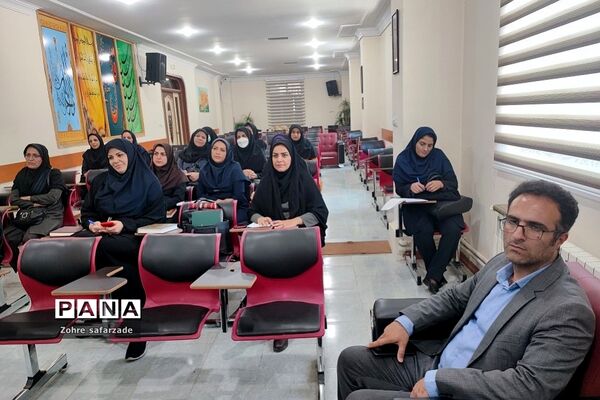 بازدید و حضور مدیر آموزش و پرورش رودهن در کارگاه طرح قرآنی اتقان