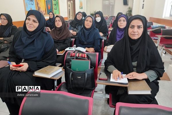 بازدید و حضور مدیر آموزش و پرورش رودهن در کارگاه طرح قرآنی اتقان