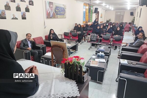 بازدید و حضور مدیر آموزش و پرورش رودهن در کارگاه طرح قرآنی اتقان