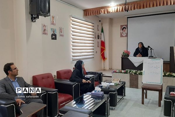 بازدید و حضور مدیر آموزش و پرورش رودهن در کارگاه طرح قرآنی اتقان