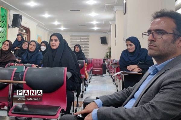 بازدید و حضور مدیر آموزش و پرورش رودهن در کارگاه طرح قرآنی اتقان