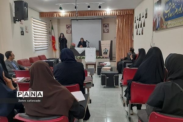 بازدید و حضور مدیر آموزش و پرورش رودهن در کارگاه طرح قرآنی اتقان