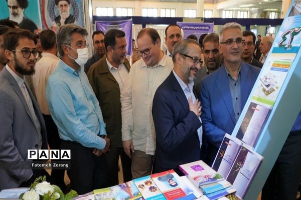 بازدید مسئولان کشوری از غرفه خراسان رضوی در نمایشگاه الف تا 
