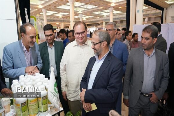 بازدید مسئولان کشوری از غرفه خراسان رضوی در نمایشگاه الف تا 