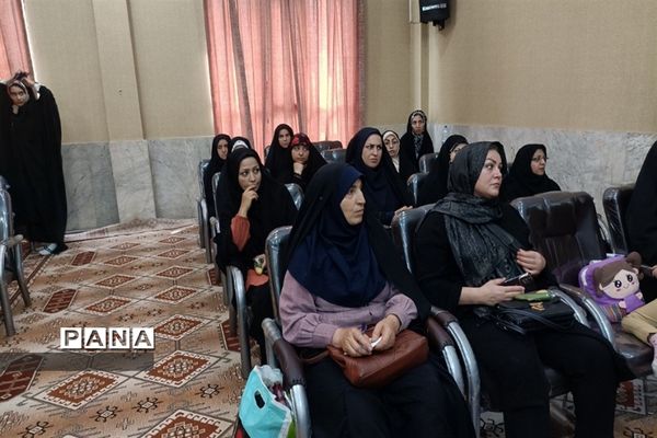 برگزاری همایش طلایی‌داران عفاف و حجاب درقرچک