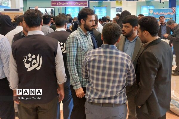 بازدید وزیر آموزش و پرورش از غرفه‌های آموزش و پرورش فارس در نمایشگاه الفتا