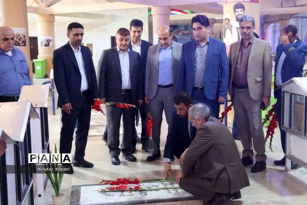 عطر‌افشانی گلزار شهدای بهشت صادق(ع) بوشهر