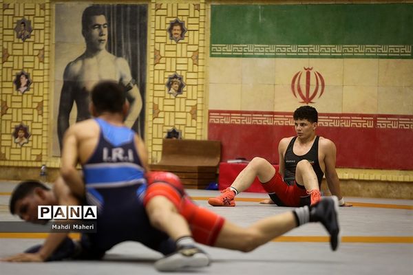 تمرین تیم ملی کشتی فرنگی نوجوانان و بزرگسالان