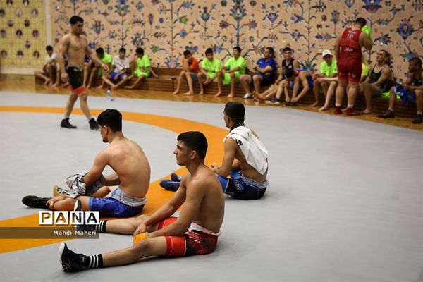 تمرین تیم ملی کشتی فرنگی نوجوانان و بزرگسالان