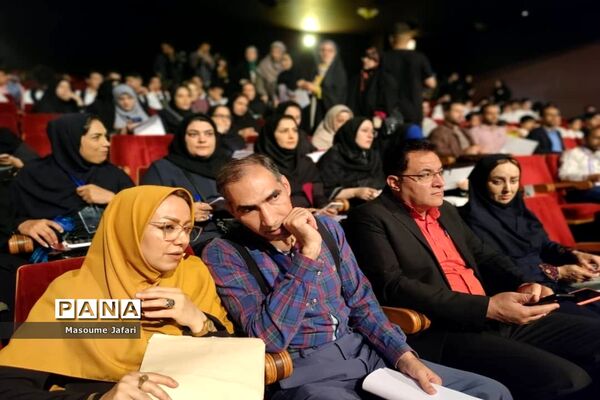 آغاز مسابقات دوازدهمین  جشنواره ملی سرود رضوی در بخش پسران