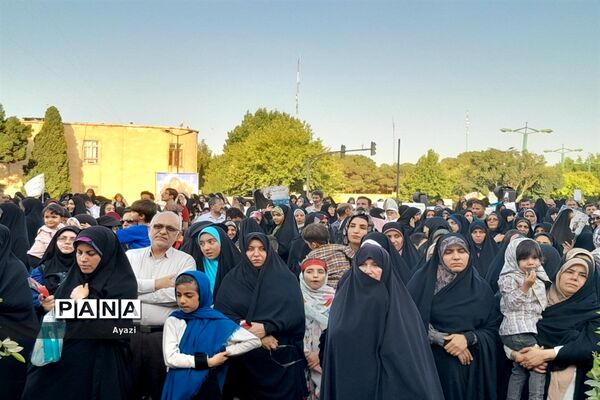اجتماع بزرگ خانوادگی در هفته حجاب و عفاف در میدان امام حسین اصفهان