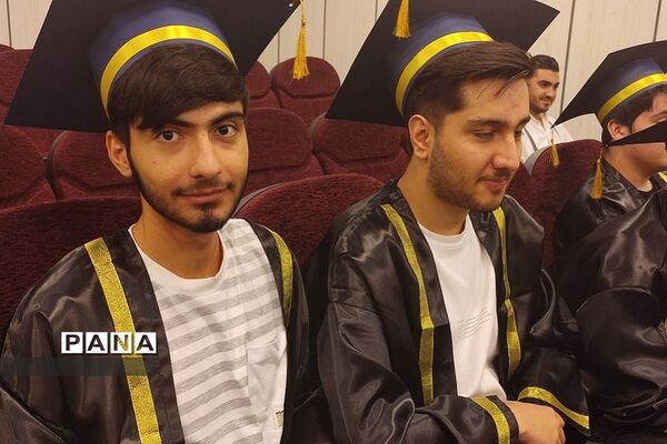 جشن فارغ‌التحصیلی دانش‌آموزان پایه دوازدهم دبیرستان استعدادهای درخشان شهید بهشتی رودهن