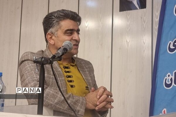 جشن فارغ‌التحصیلی دانش‌آموزان پایه دوازدهم دبیرستان استعدادهای درخشان شهید بهشتی رودهن