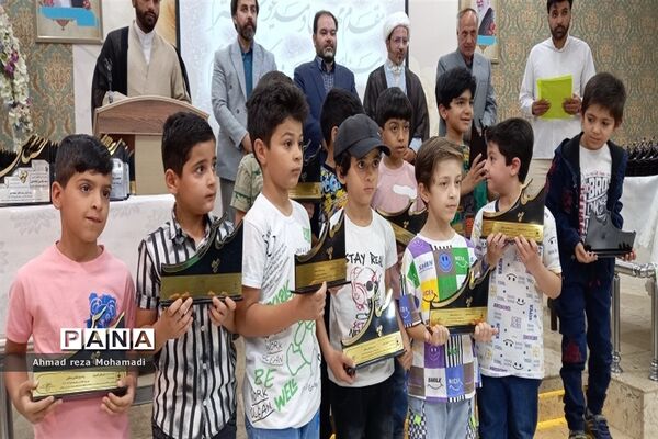 تجلیل از برگزیدگان قرآن، عترت و نماز و فرهنگی هنری مقطع ابتدایی کاشمر