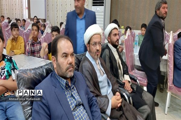 تجلیل از برگزیدگان قرآن، عترت و نماز و فرهنگی هنری مقطع ابتدایی کاشمر