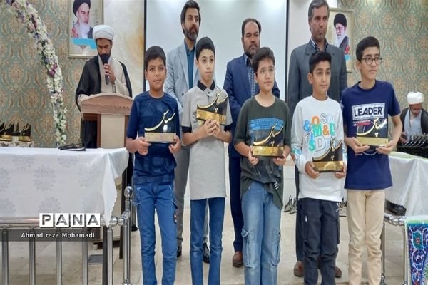 تجلیل از برگزیدگان قرآن، عترت و نماز و فرهنگی هنری مقطع ابتدایی کاشمر