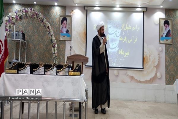 تجلیل از برگزیدگان قرآن، عترت و نماز و فرهنگی هنری مقطع ابتدایی کاشمر