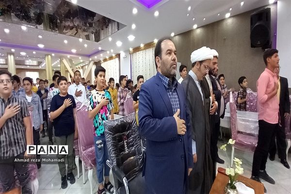 تجلیل از برگزیدگان قرآن، عترت و نماز و فرهنگی هنری مقطع ابتدایی کاشمر