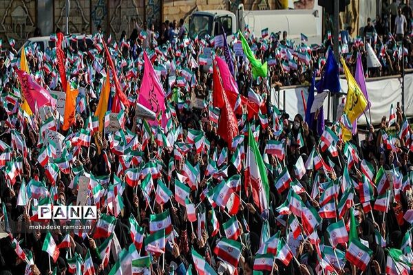 اجتماع عظیم مدافعان حریم خانواده در روز قیام مسجد گوهرشاد مشهد