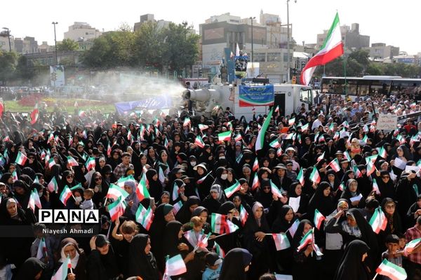 اجتماع بزرگ مردمی مدافعان حریم خانواده