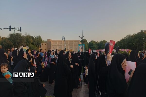 برگزاری اجتماع بزرگ خانوادگی ریحانه به مناسبت روز عفاف و حجاب در اصفهان