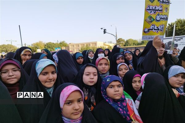 برگزاری اجتماع بزرگ خانوادگی ریحانه به مناسبت روز عفاف و حجاب در اصفهان
